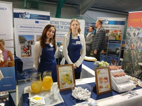 Zamość: Szkoły prezentują swoje oferty. To największe targi edukacyjne [ZDJĘCIA]