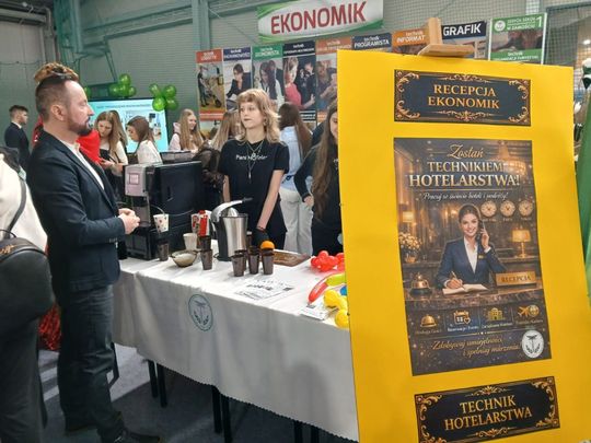 Zamość: Szkoły prezentują swoje oferty. To największe targi edukacyjne [ZDJĘCIA]