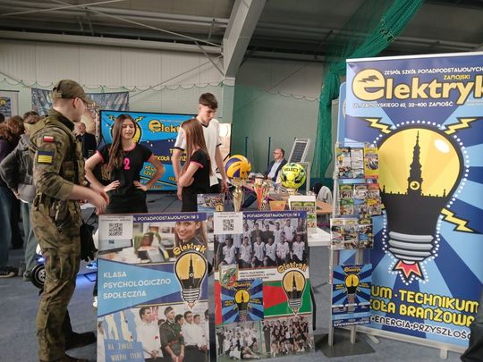 Zamość: Szkoły prezentują swoje oferty. To największe targi edukacyjne [ZDJĘCIA]