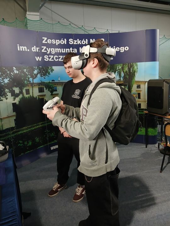 Zamość: Szkoły prezentują swoje oferty. To największe targi edukacyjne [ZDJĘCIA]