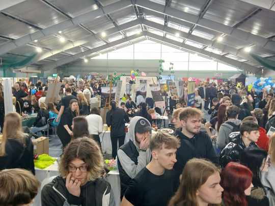 Zamość: Szkoły prezentują swoje oferty. To największe targi edukacyjne [ZDJĘCIA]