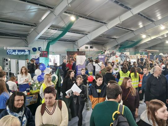 Zamość: Szkoły prezentują swoje oferty. To największe targi edukacyjne [ZDJĘCIA]