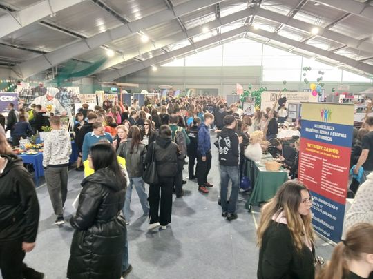 Zamość: Szkoły prezentują swoje oferty. To największe targi edukacyjne [ZDJĘCIA]