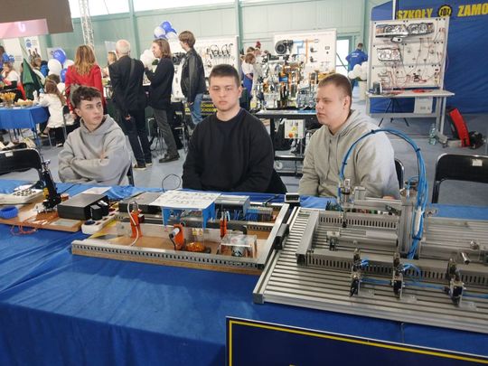 Zamość: Szkoły prezentują swoje oferty. To największe targi edukacyjne [ZDJĘCIA]