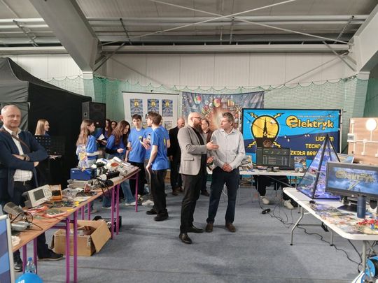 Zamość: Szkoły prezentują swoje oferty. To największe targi edukacyjne [ZDJĘCIA]