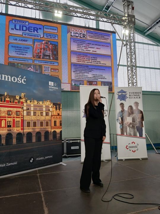 Zamość: Szkoły prezentują swoje oferty. To największe targi edukacyjne [ZDJĘCIA]