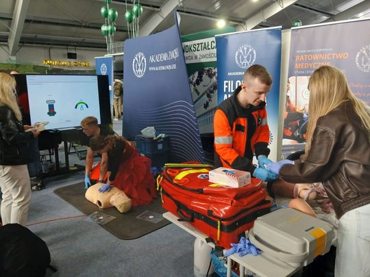 Zamość: Szkoły prezentują swoje oferty. To największe targi edukacyjne [ZDJĘCIA]