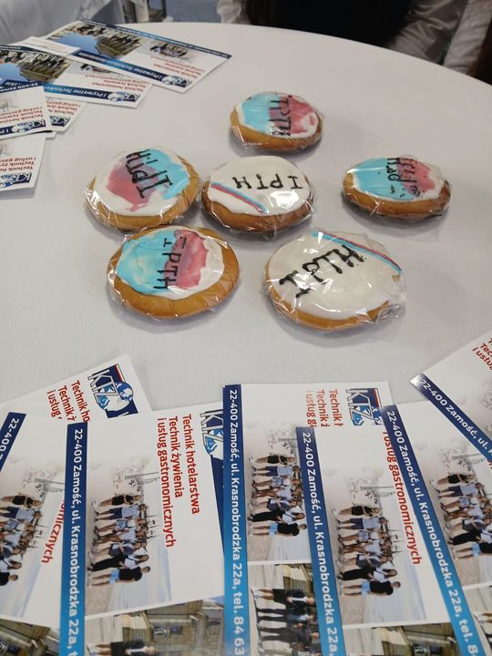 Zamość: Szkoły prezentują swoje oferty. To największe targi edukacyjne [ZDJĘCIA]