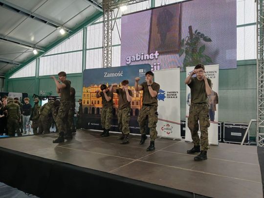 Zamość: Szkoły prezentują swoje oferty. To największe targi edukacyjne [ZDJĘCIA]