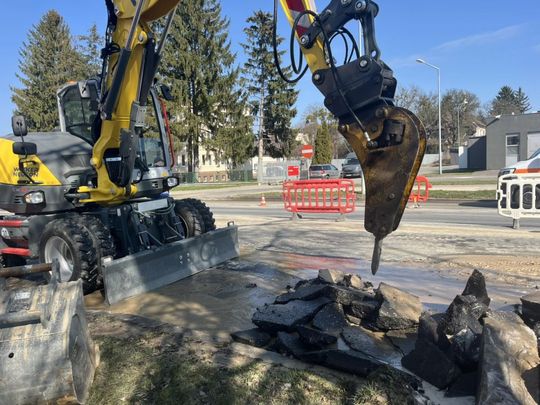 Zamość: duża awaria magistrali. Mieszkańcy bez wody, są beczkowozy [ZDJĘCIA]
