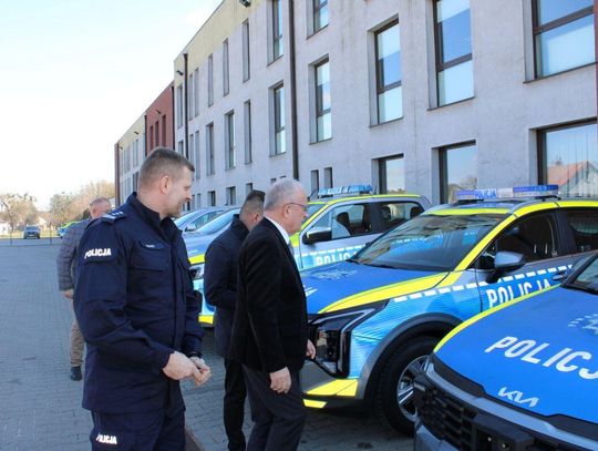 Nowe radiowozy dla tomaszowskiej policji [ZDJĘCIA]