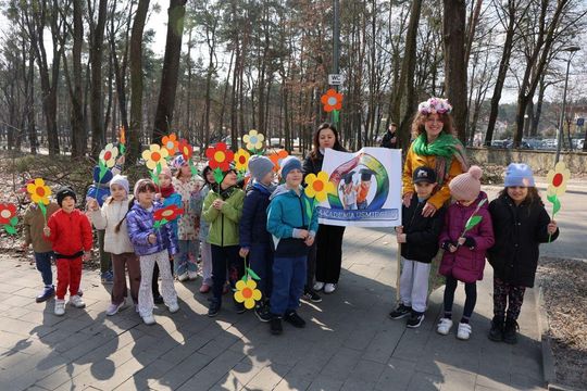 Fontanna już działa, rosną nowe drzewka w parku. Wiosna w Tomaszowie Lubelskim [ZDJĘCIA]