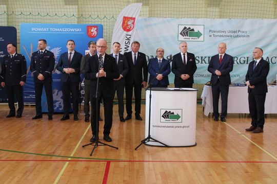 Tomaszowskie Targi Pracy cieszyły się dużym zainteresowaniem [ZDJĘCIA]