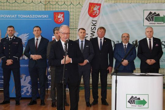 Tomaszowskie Targi Pracy cieszyły się dużym zainteresowaniem [ZDJĘCIA]