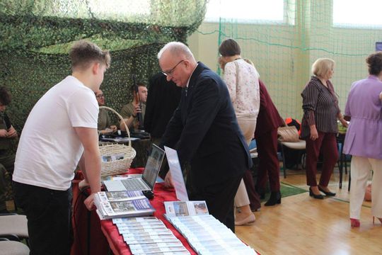 Tomaszowskie Targi Pracy cieszyły się dużym zainteresowaniem [ZDJĘCIA]