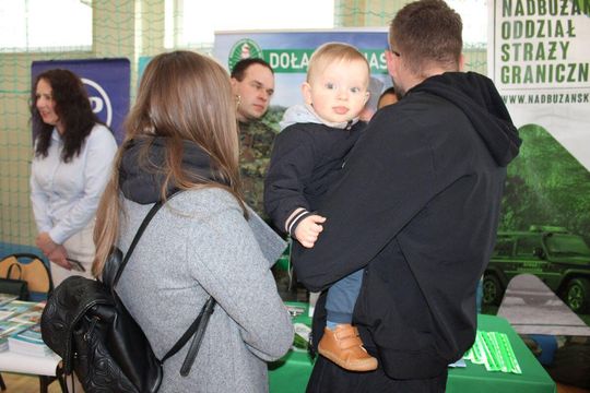 Tomaszowskie Targi Pracy cieszyły się dużym zainteresowaniem [ZDJĘCIA]
