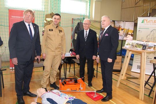 Tomaszowskie Targi Pracy cieszyły się dużym zainteresowaniem [ZDJĘCIA]