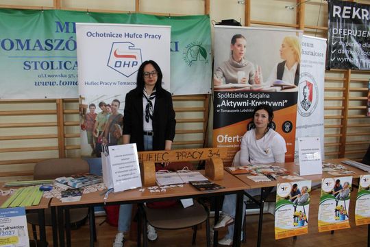Tomaszowskie Targi Pracy cieszyły się dużym zainteresowaniem [ZDJĘCIA]
