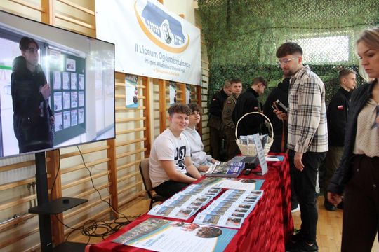 Tomaszowskie Targi Pracy cieszyły się dużym zainteresowaniem [ZDJĘCIA]