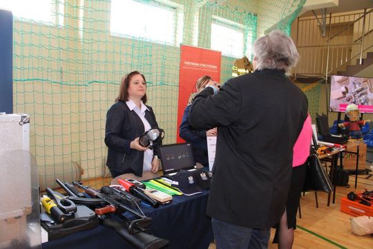 Tomaszowskie Targi Pracy cieszyły się dużym zainteresowaniem [ZDJĘCIA]