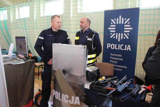 Tomaszowskie Targi Pracy cieszyły się dużym zainteresowaniem [ZDJĘCIA]