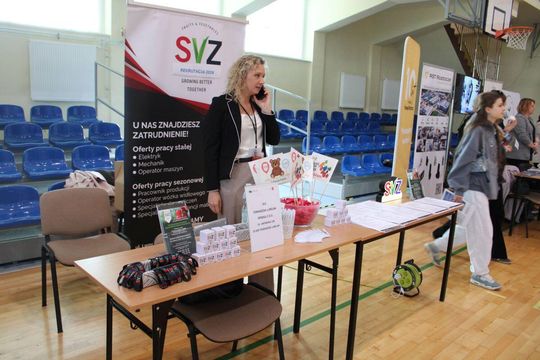 Tomaszowskie Targi Pracy cieszyły się dużym zainteresowaniem [ZDJĘCIA]