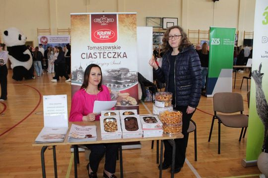 Tomaszowskie Targi Pracy cieszyły się dużym zainteresowaniem [ZDJĘCIA]