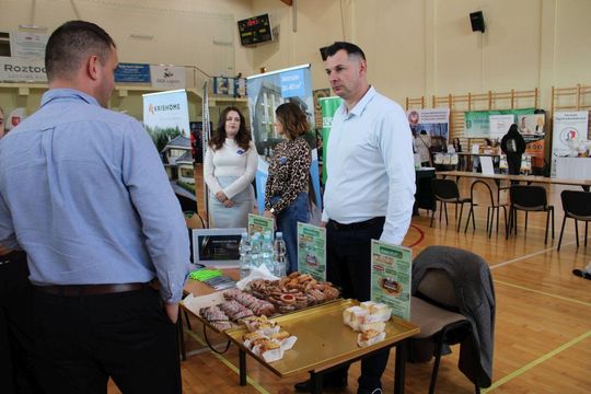 Tomaszowskie Targi Pracy cieszyły się dużym zainteresowaniem [ZDJĘCIA]