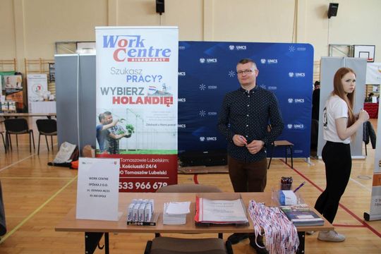 Tomaszowskie Targi Pracy cieszyły się dużym zainteresowaniem [ZDJĘCIA]
