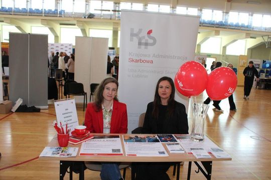 Tomaszowskie Targi Pracy cieszyły się dużym zainteresowaniem [ZDJĘCIA]