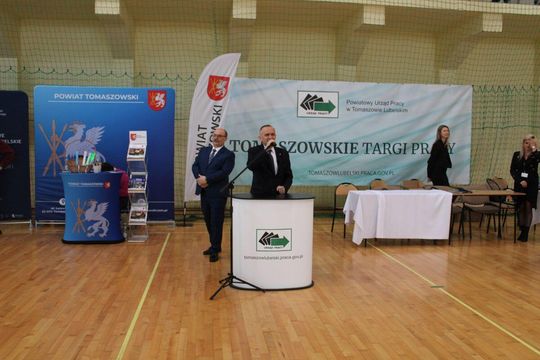 Tomaszowskie Targi Pracy cieszyły się dużym zainteresowaniem [ZDJĘCIA]
