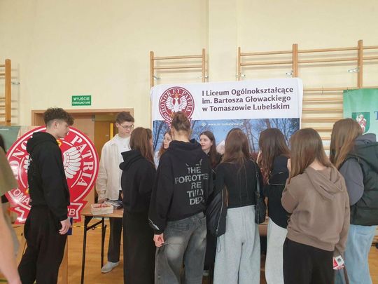 Tomaszowskie Targi Pracy cieszyły się dużym zainteresowaniem [ZDJĘCIA]