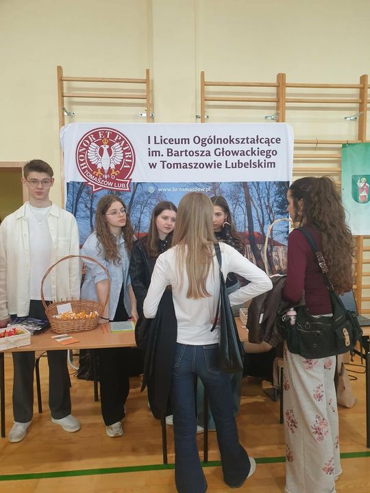 Tomaszowskie Targi Pracy cieszyły się dużym zainteresowaniem [ZDJĘCIA]