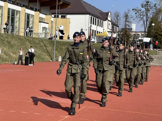 Tomaszowskie Targi Pracy cieszyły się dużym zainteresowaniem [ZDJĘCIA]