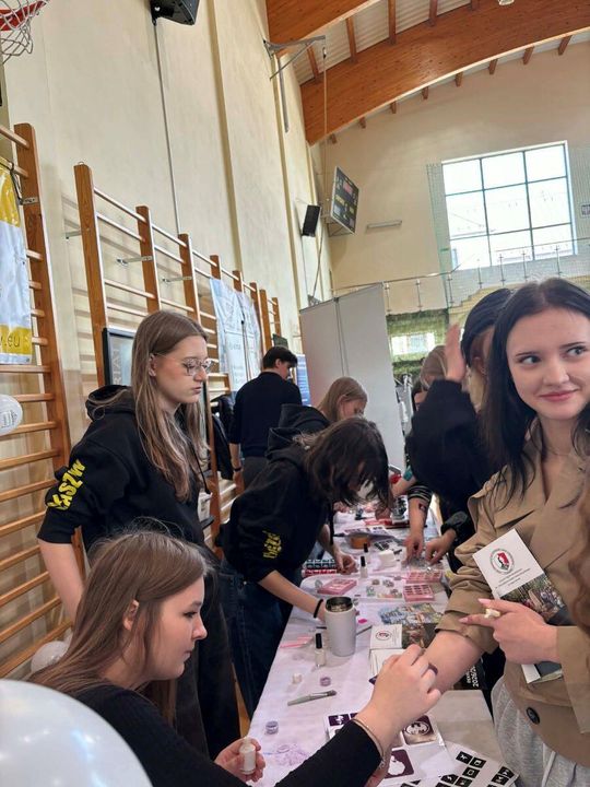 Tomaszowskie Targi Pracy cieszyły się dużym zainteresowaniem [ZDJĘCIA]