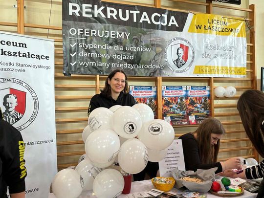 Tomaszowskie Targi Pracy cieszyły się dużym zainteresowaniem [ZDJĘCIA]