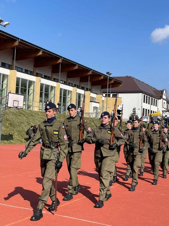 Tomaszowskie Targi Pracy cieszyły się dużym zainteresowaniem [ZDJĘCIA]
