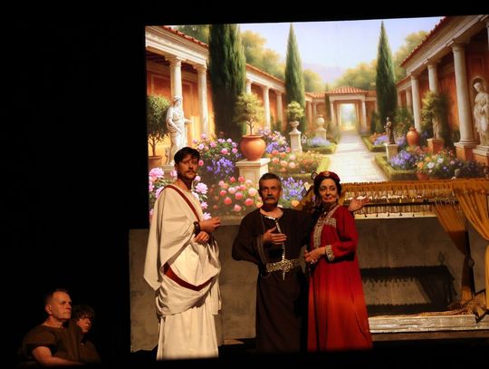 Quo vadis człowieku. Spektakl w reżyserii Marii Kozyry na deskach TDK [ZDJĘCIA]