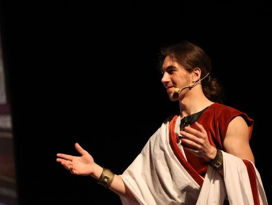 Quo vadis człowieku. Spektakl w reżyserii Marii Kozyry na deskach TDK [ZDJĘCIA]