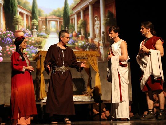 Quo vadis człowieku. Spektakl w reżyserii Marii Kozyry na deskach TDK [ZDJĘCIA]