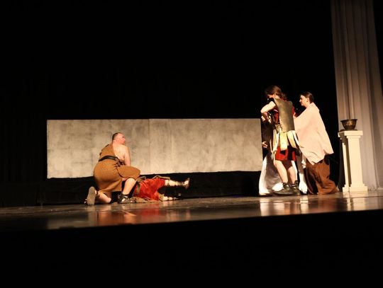 Quo vadis człowieku. Spektakl w reżyserii Marii Kozyry na deskach TDK [ZDJĘCIA]