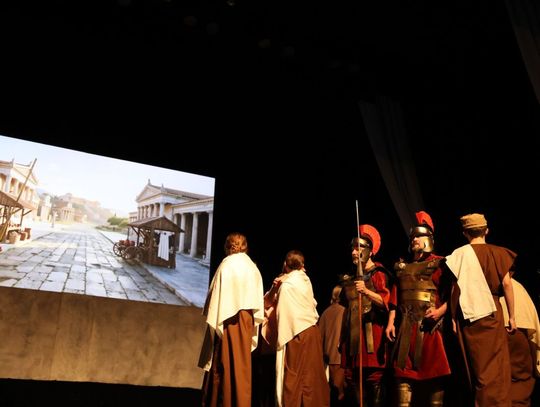 Quo vadis człowieku. Spektakl w reżyserii Marii Kozyry na deskach TDK [ZDJĘCIA]