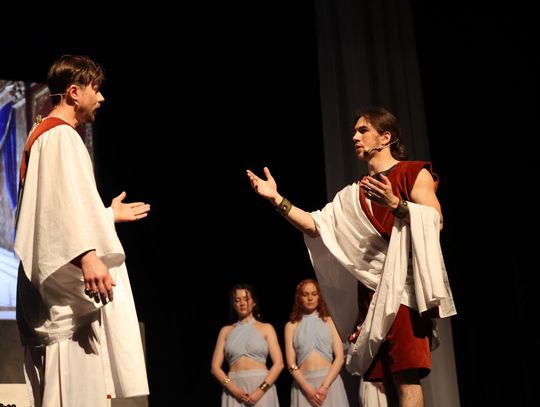 Quo vadis człowieku. Spektakl w reżyserii Marii Kozyry na deskach TDK [ZDJĘCIA]