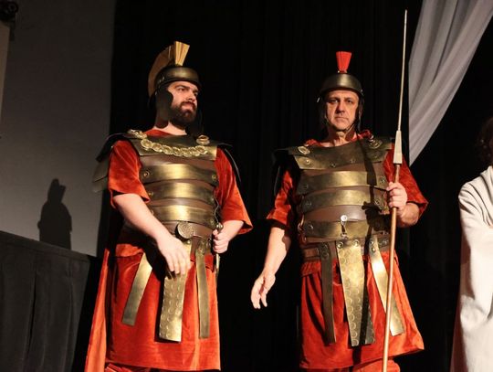 Quo vadis człowieku. Spektakl w reżyserii Marii Kozyry na deskach TDK [ZDJĘCIA]