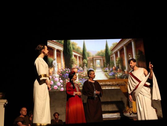 Quo vadis człowieku. Spektakl w reżyserii Marii Kozyry na deskach TDK [ZDJĘCIA]