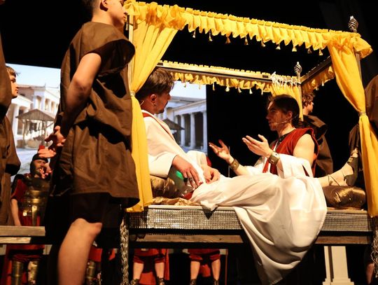 Quo vadis człowieku. Spektakl w reżyserii Marii Kozyry na deskach TDK [ZDJĘCIA]