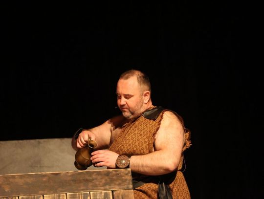 Quo vadis człowieku. Spektakl w reżyserii Marii Kozyry na deskach TDK [ZDJĘCIA]