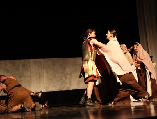 Quo vadis człowieku. Spektakl w reżyserii Marii Kozyry na deskach TDK [ZDJĘCIA]