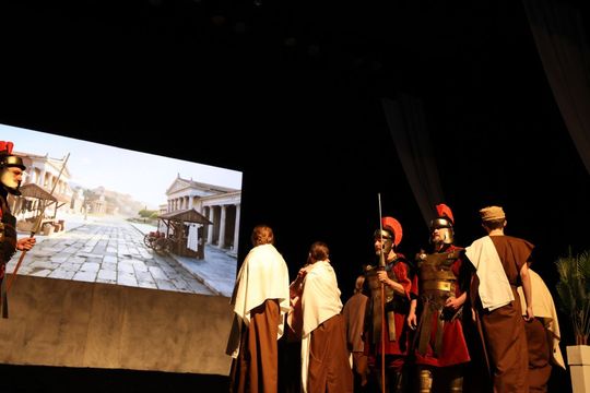 Quo vadis człowieku. Spektakl w reżyserii Marii Kozyry na deskach TDK [ZDJĘCIA]