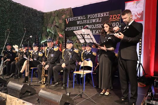  Festiwal Piosenki Wojskowej „Piosenki z wojskowego plecaka” w Zamościu - galeria zdjęć